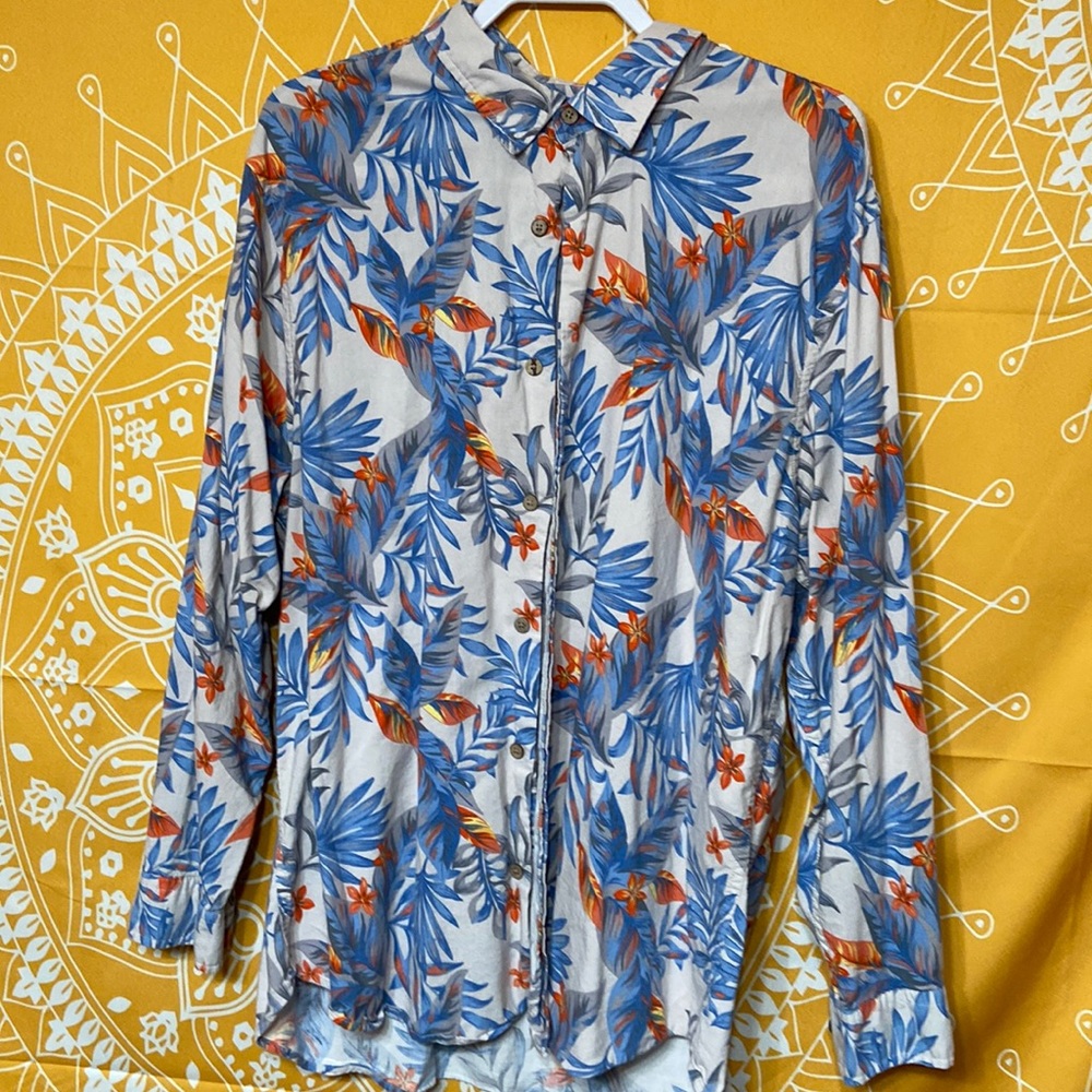 Hawaiian Style Button Down Shirt